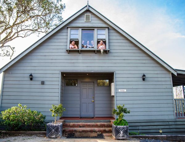 WeddingPartyAt-TheCottage